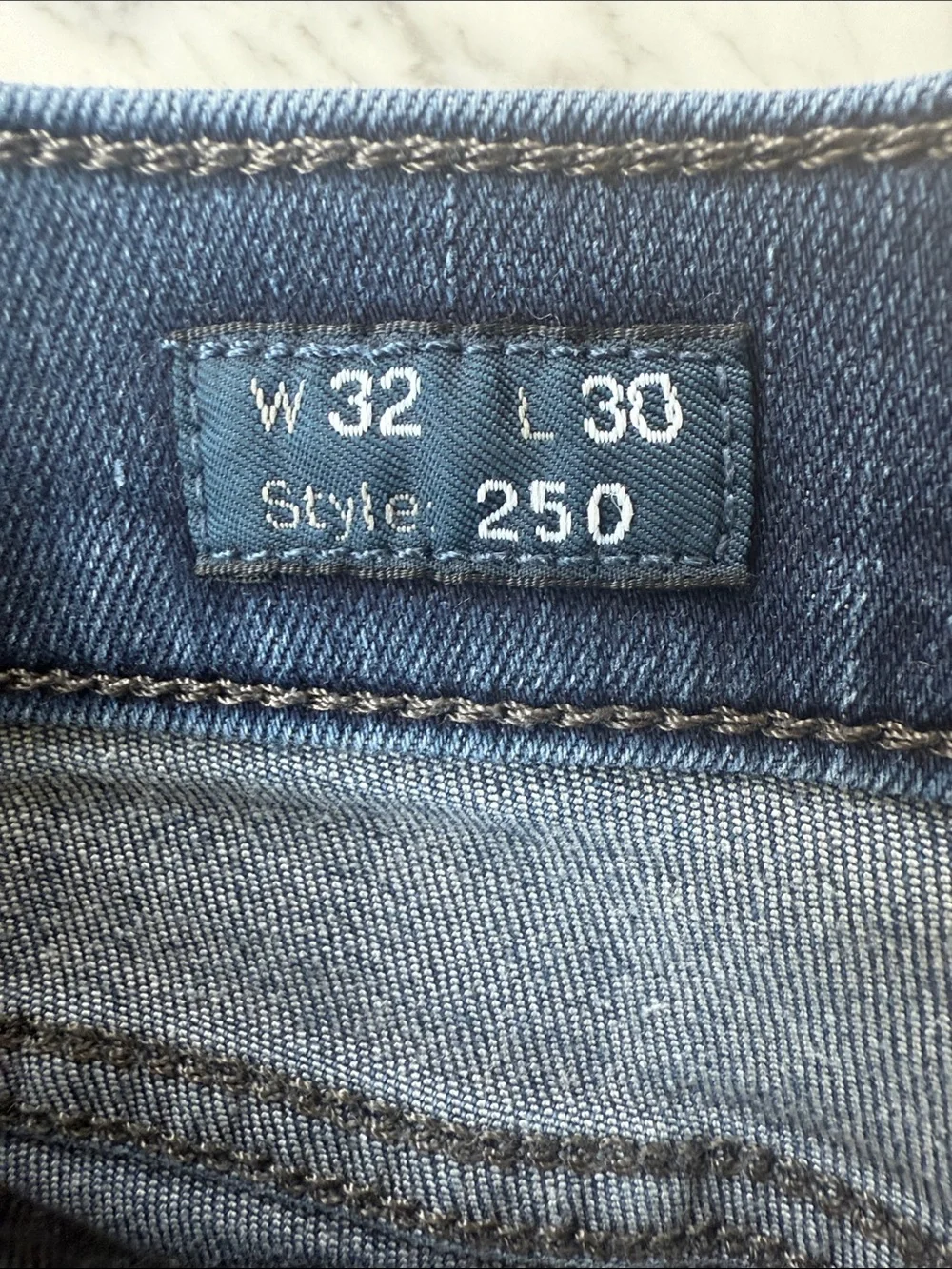 J.Crew Men’s 250 Stretch Slim Tapered Jeans W32 L30